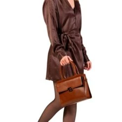 Burkely Modest Meghan Handbag Satchel Cognac -Tas Promotie Winkel 1000266.43.24 5