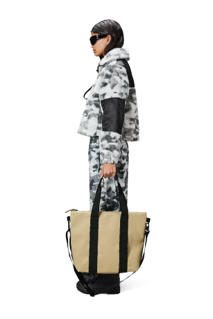 Rains Tote Bag Mini Shoulderbag Sand 3 Rains Tote Bag Mini Shoulderbag Sand - Afbeelding 3