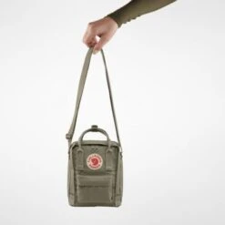 Fjallraven Fjällräven Kanken Sling Shoulderbag Arctic Green 10 Fjallraven Fjällräven Kanken Sling Shoulderbag Arctic Green -Tas Promotie Winkel 5 f23797 fw19 fvra kanken sling fjaellraeven 21 3 9 2