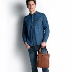 Piquadro Black Square Crossbody Bag IPad Air/Pro Black -Tas Promotie Winkel ca1816b3 n dett9 1