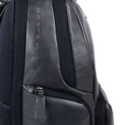 Piquadro Urban Fast Check PC Backpack 15.6'' Dark Blue -Tas Promotie Winkel ca4532ub00 n dett1 1