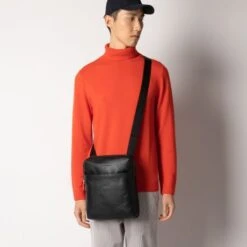 Piquadro Black Square Crossbody Bag IPad 11"/ Pro 9.7" Front Pocket Black -Tas Promotie Winkel ca5085b3 n dett60