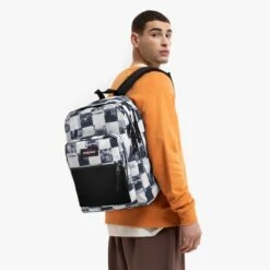 Eastpak Pinnacle Rugzak Tags Checks -Tas Promotie Winkel ek000060 2e9 alt004 uc250735 mhigh