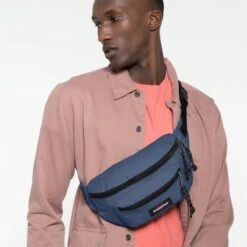 Eastpak Doggy Bag Heuptas Powder Pilot -Tas Promotie Winkel ek000073 u59 alt004 uc220572 mlow