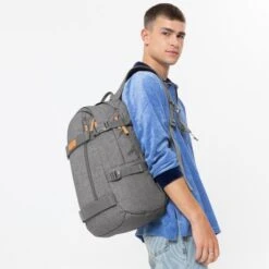Eastpak Getter CS Rugzak Sunday Grey -Tas Promotie Winkel ek0a5bc6 0b3 alt004 uc216125 mhigh