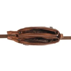 Chesterfield Laos Schoudertas Antique Buff Cognac 8 Chesterfield Laos Schoudertas Antique Buff Cognac -Tas Promotie Winkel laos cognac 4