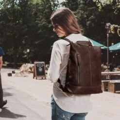 Chesterfield Chelsea Rugzak / Schouder Shopper 14" Brown 10 Chesterfield Chelsea Rugzak / Schouder Shopper 14" Brown -Tas Promotie Winkel leren rugzak bruin chelsea