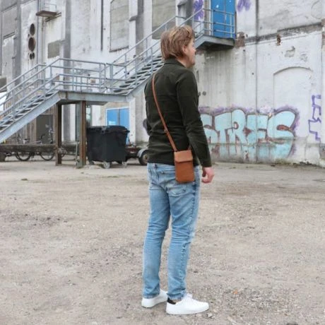 Chesterfield Anderson Schoudertas Mobiel Cognac 7 Chesterfield Anderson Schoudertas Mobiel Cognac - Afbeelding 7