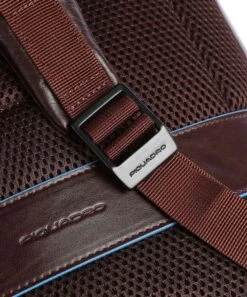 Piquadro Blue Square Laptop Backpack 13.3" IPad Pro 9.7" / IPad 11" Mahogany Brown -Tas Promotie Winkel piquadro blue square revamp laptop rugzak mahonie ca5575b2v mo 34