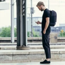 Salzen Alpha Backpack Leather Charcoal Black 18 Salzen Alpha Backpack Leather Charcoal Black -Tas Promotie Winkel zen bac 005 801 30zen bac 005 801 30 1542378243342